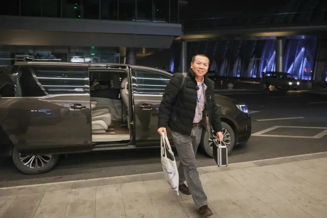 手机上点一点！专车接送！杭州西站真贴心！